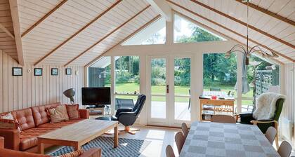 Lovely home in Hals with kitchen