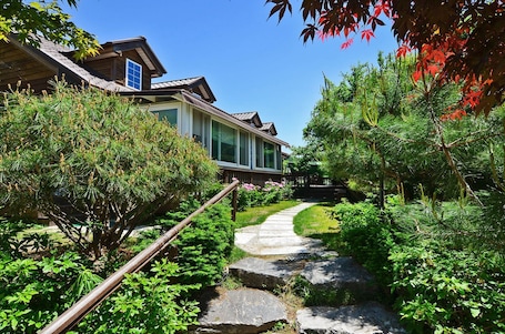 Fachada de la propiedad