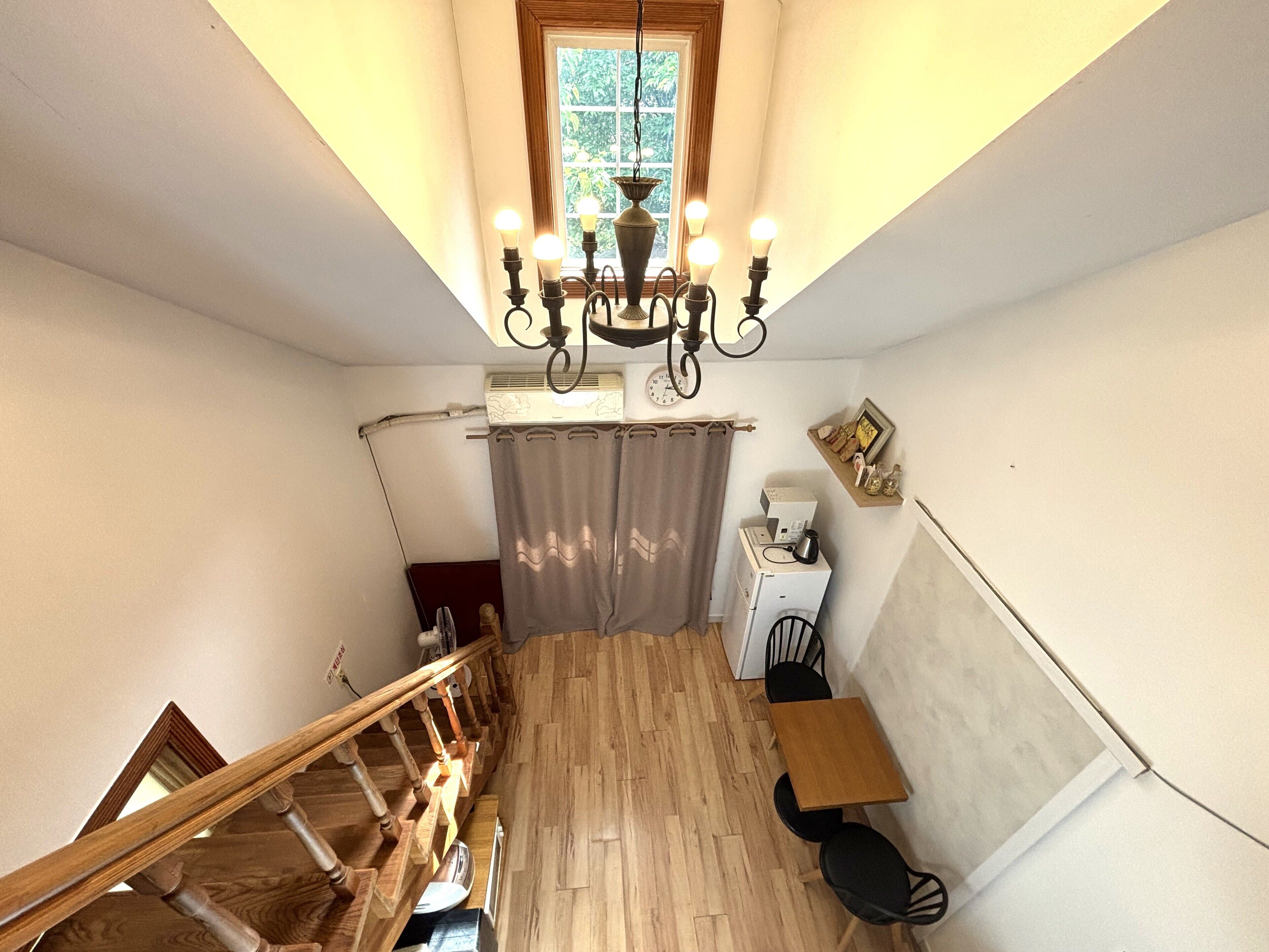 复式, 2 间卧室 (Winter) | 起居区 | 25-英寸纯平电视（配备有线频道）、电视、收费电影