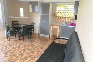 Dining - Comfort, Beautiful Scenery, Warmth and Relaxation all mixed into one apartment (Pont Cassé)