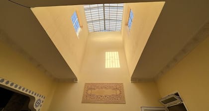 Top quality home at a top price Hostcom