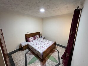 3 bedrooms, desk, free WiFi - Top quality home at a top price Hostcom (Oujda)