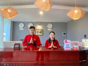 Reception - Lisha Grand Hotel (Vang Vieng)