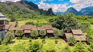 Deluxe Double with Balcony | Garden view - Lisha Grand Hotel (Vang Vieng)