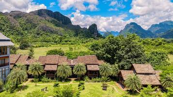 Deluxe Double with Balcony | Vue sur le jardin