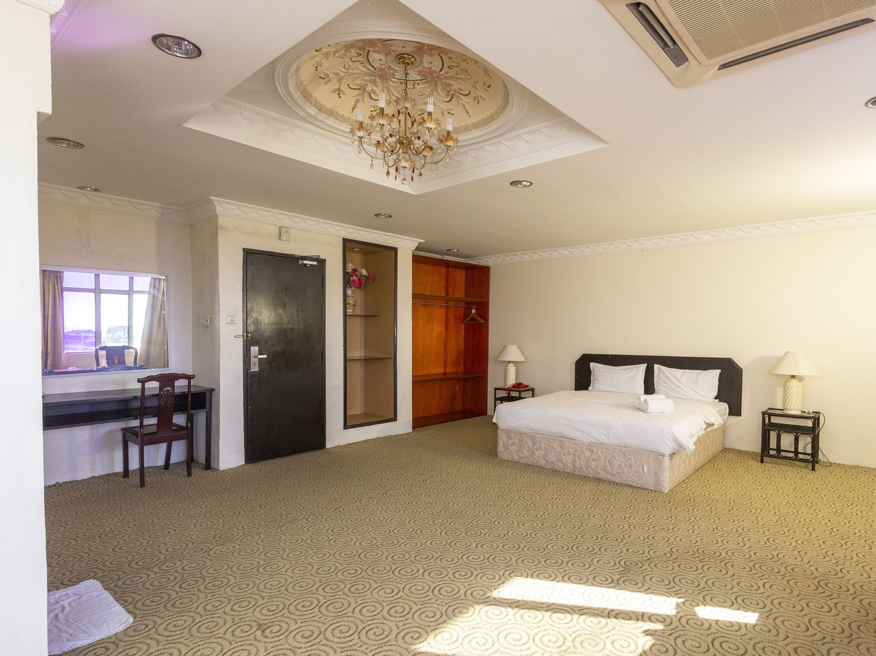 总统套房 | 办公桌、免费 WiFi