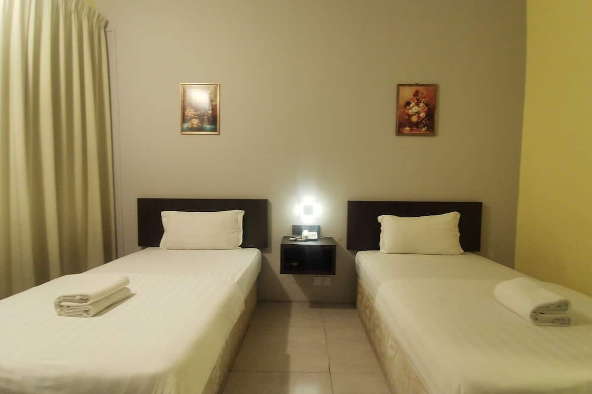 Phòng 2 giường đơn Deluxe | 1 phòng ngủ, bàn, truy cập Internet không dây miễn phí