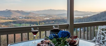 Breathtaking Views of Lake Chatuge & Mountain Harbour Golf Course.