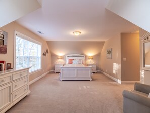 4 bedrooms, iron/ironing board, free WiFi, bed sheets
