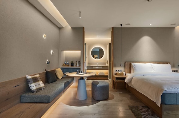 Design-Doppelzimmer | Daunenbettdecken, Schreibtisch, Verdunkelungsvorhänge