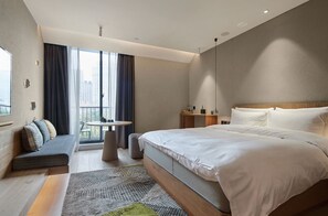 Design-Doppelzimmer | Daunenbettdecken, Schreibtisch, Verdunkelungsvorhänge