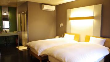 Desk, soundproofing, free WiFi