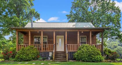 Yksinäinen pakopaikka lähellä Red River Gorge, KY - poreallas, WiFi, 30 hehtaarin alue tutkittavaksi!