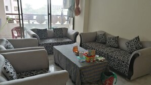 Fireplace, heated floors - makdi backpacker (Islamabad)