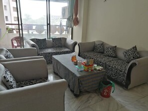 Fireplace, heated floors