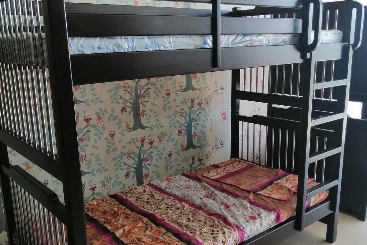 3 chambres, espace de travail pour ordinateurs portables