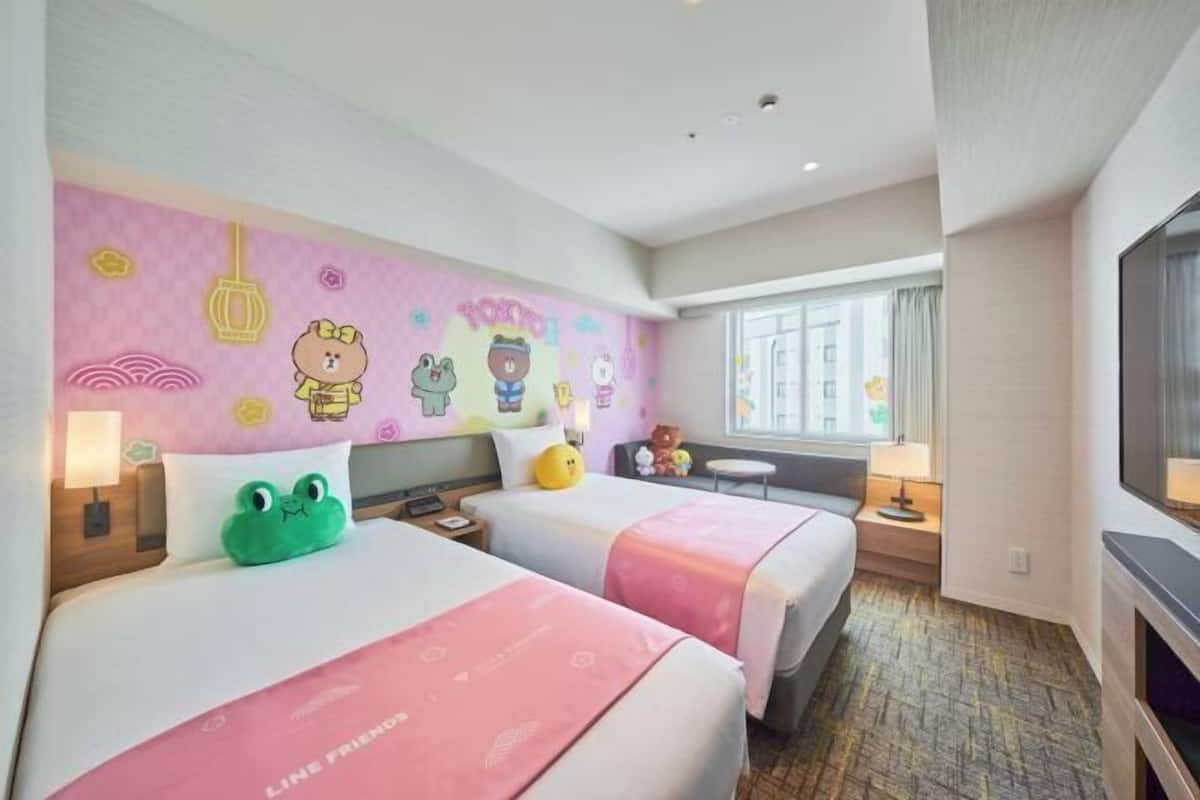 Down duvets, in-room safe, desk, laptop workspace