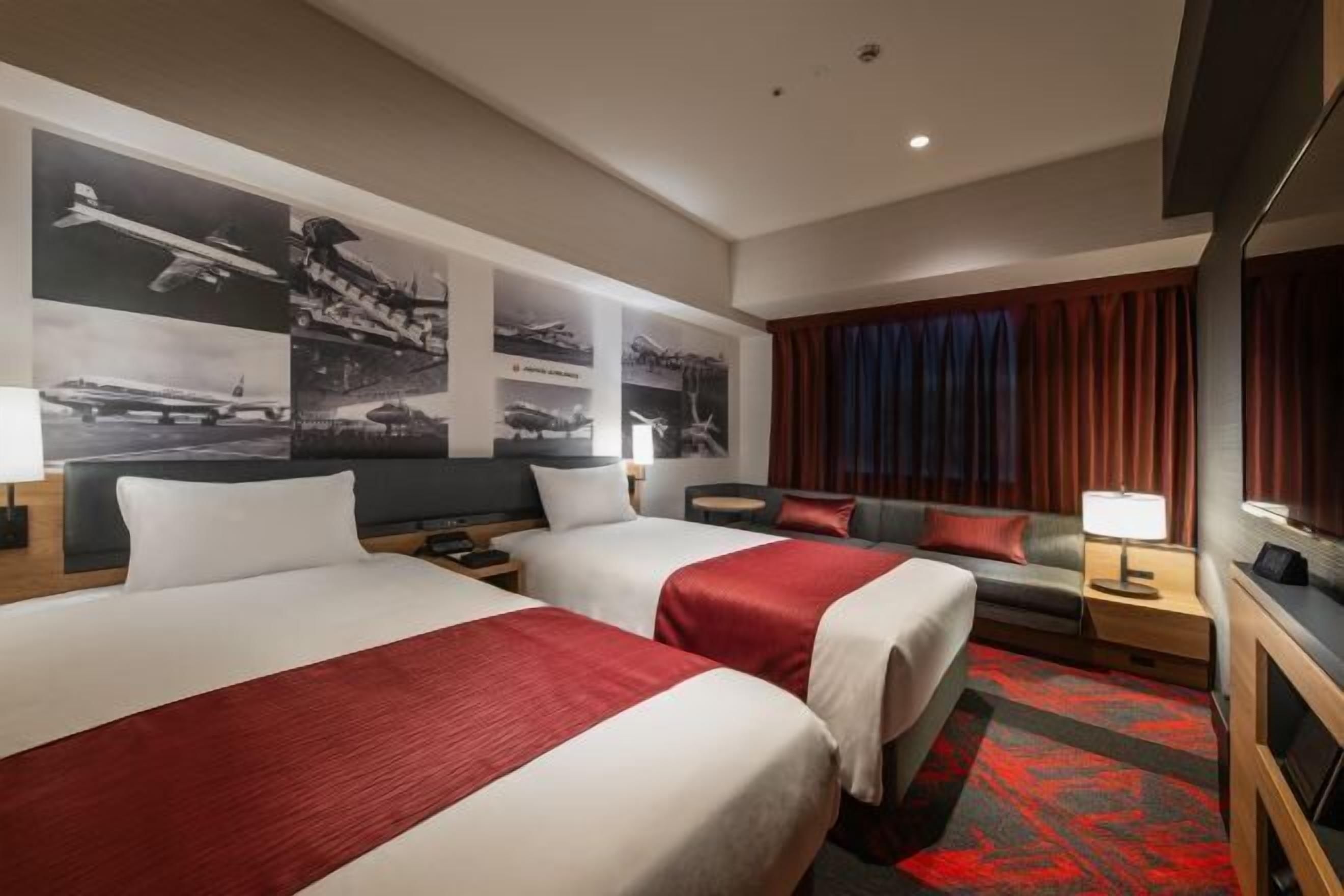 Down duvets, in-room safe, desk, laptop workspace