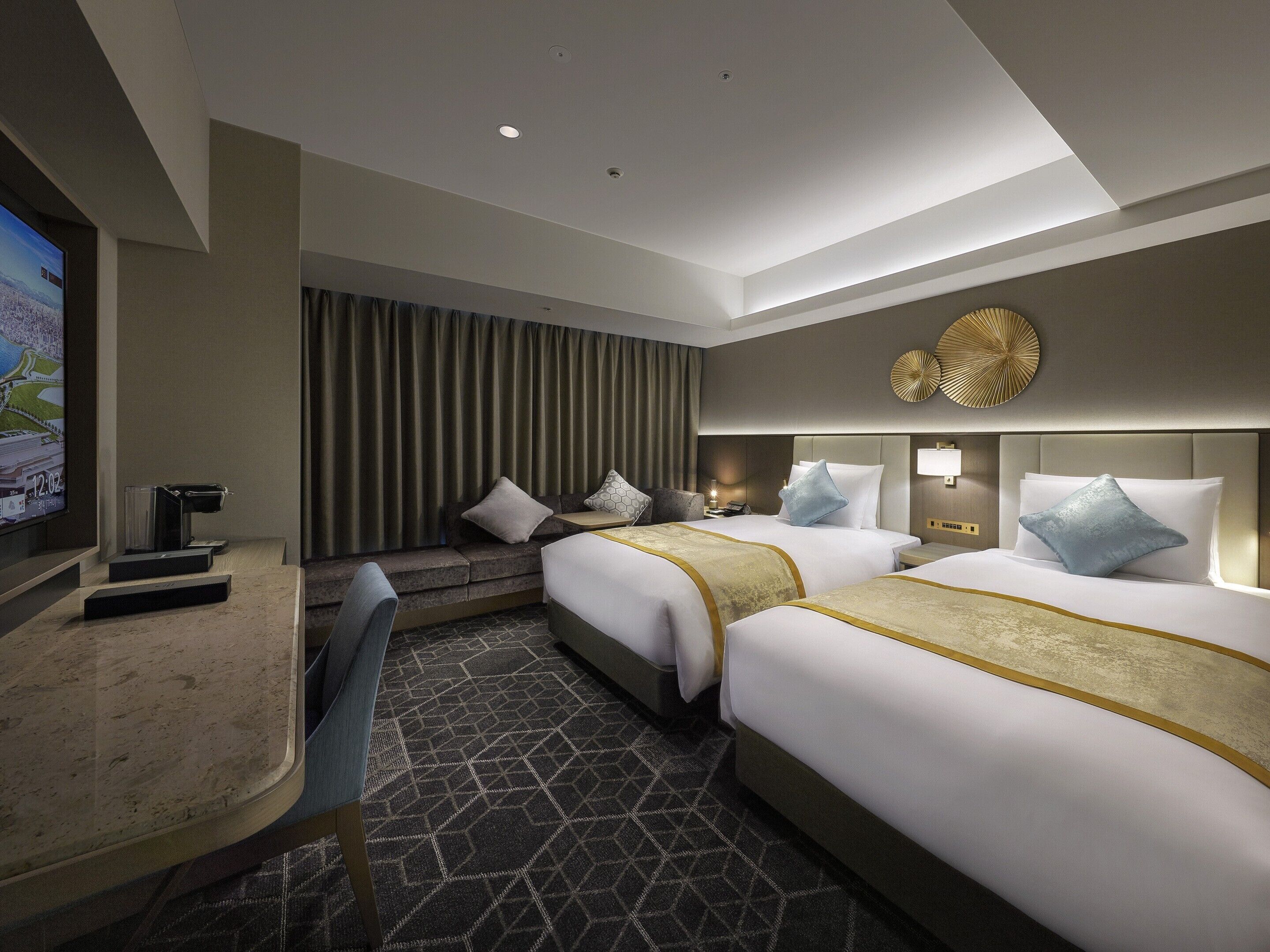 Daunenbettdecken, Zimmersafe, Schreibtisch