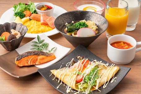 Daily buffet breakfast for a fee. Hotel Villa Fontaine Grand Haneda Airport - Directly connected to Haneda Airport Terminal 3