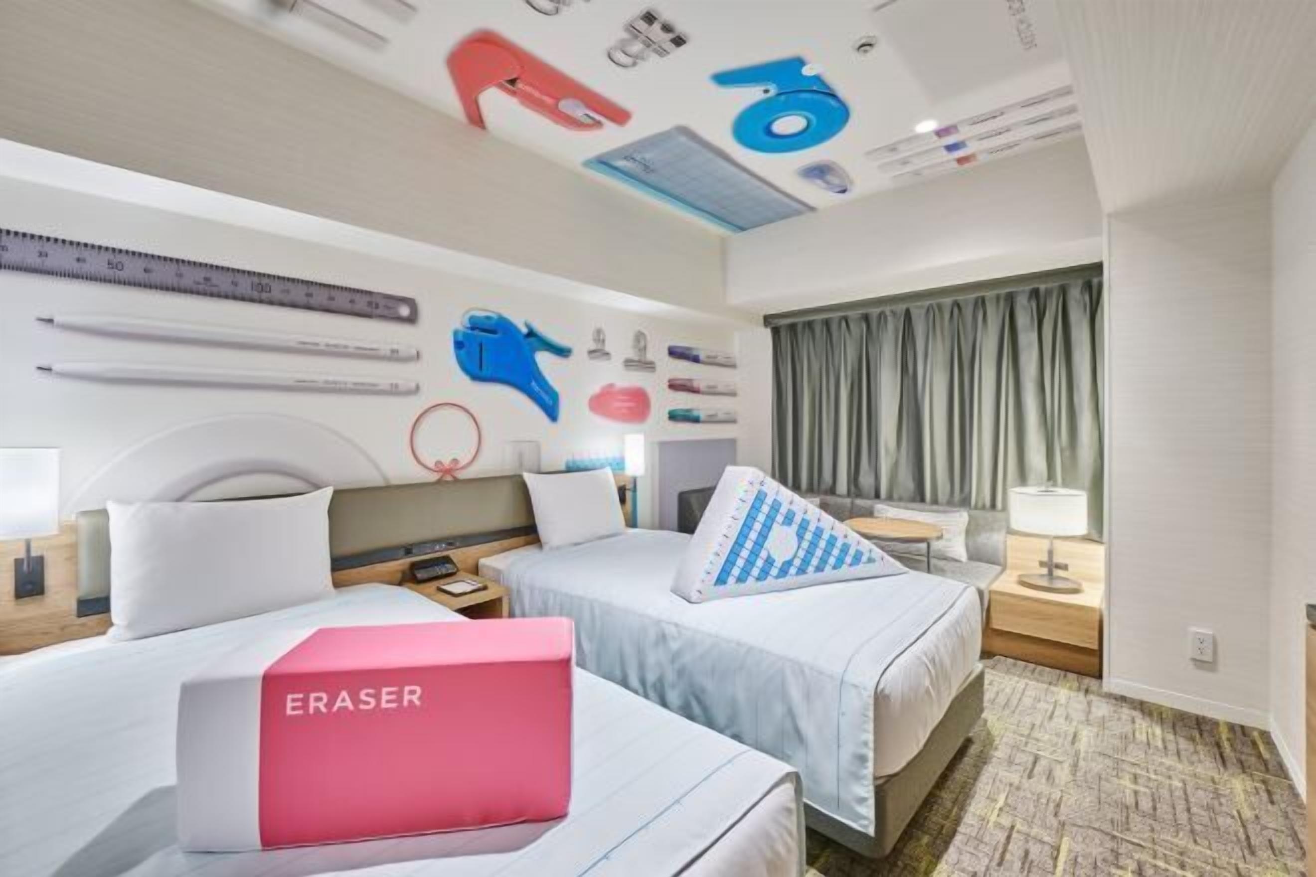 Down duvets, in-room safe, desk, laptop workspace