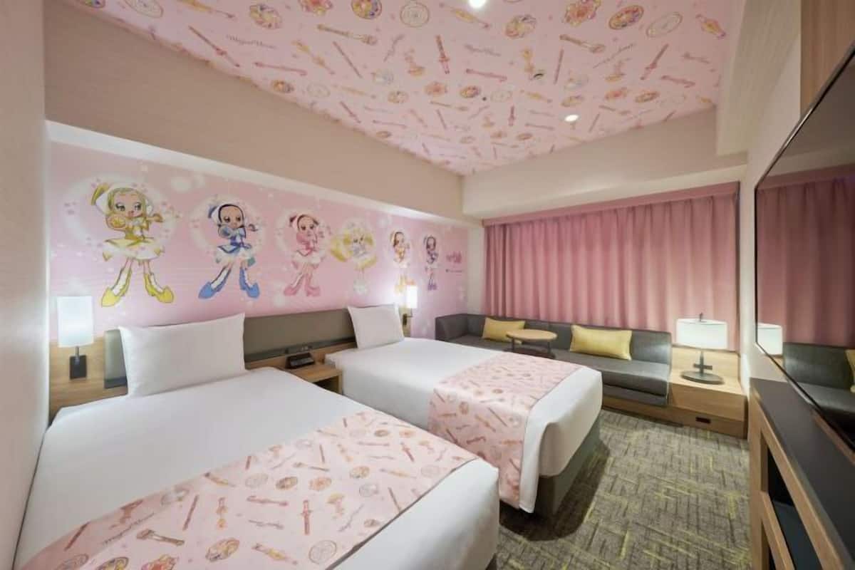 Down duvets, in-room safe, desk, laptop workspace