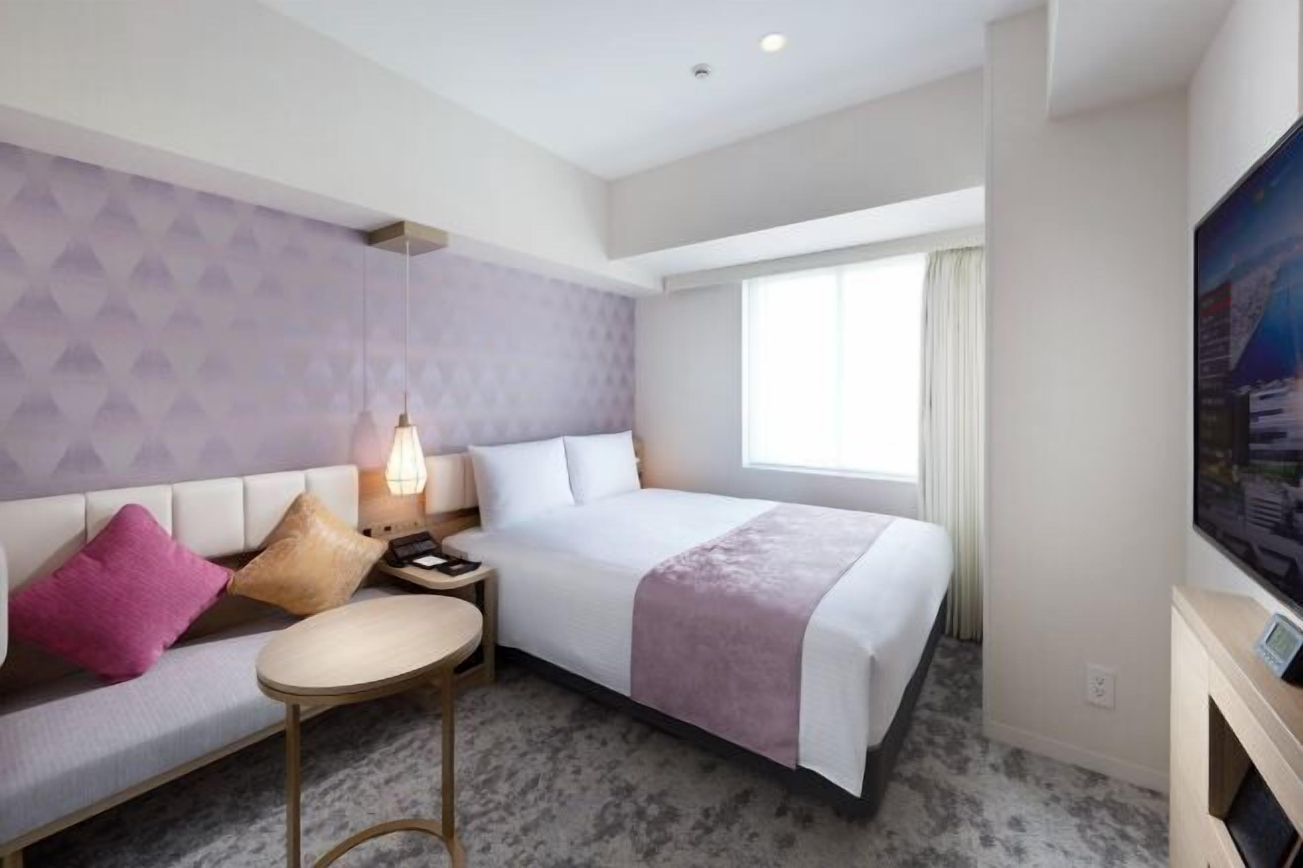 Down duvets, in-room safe, desk, laptop workspace