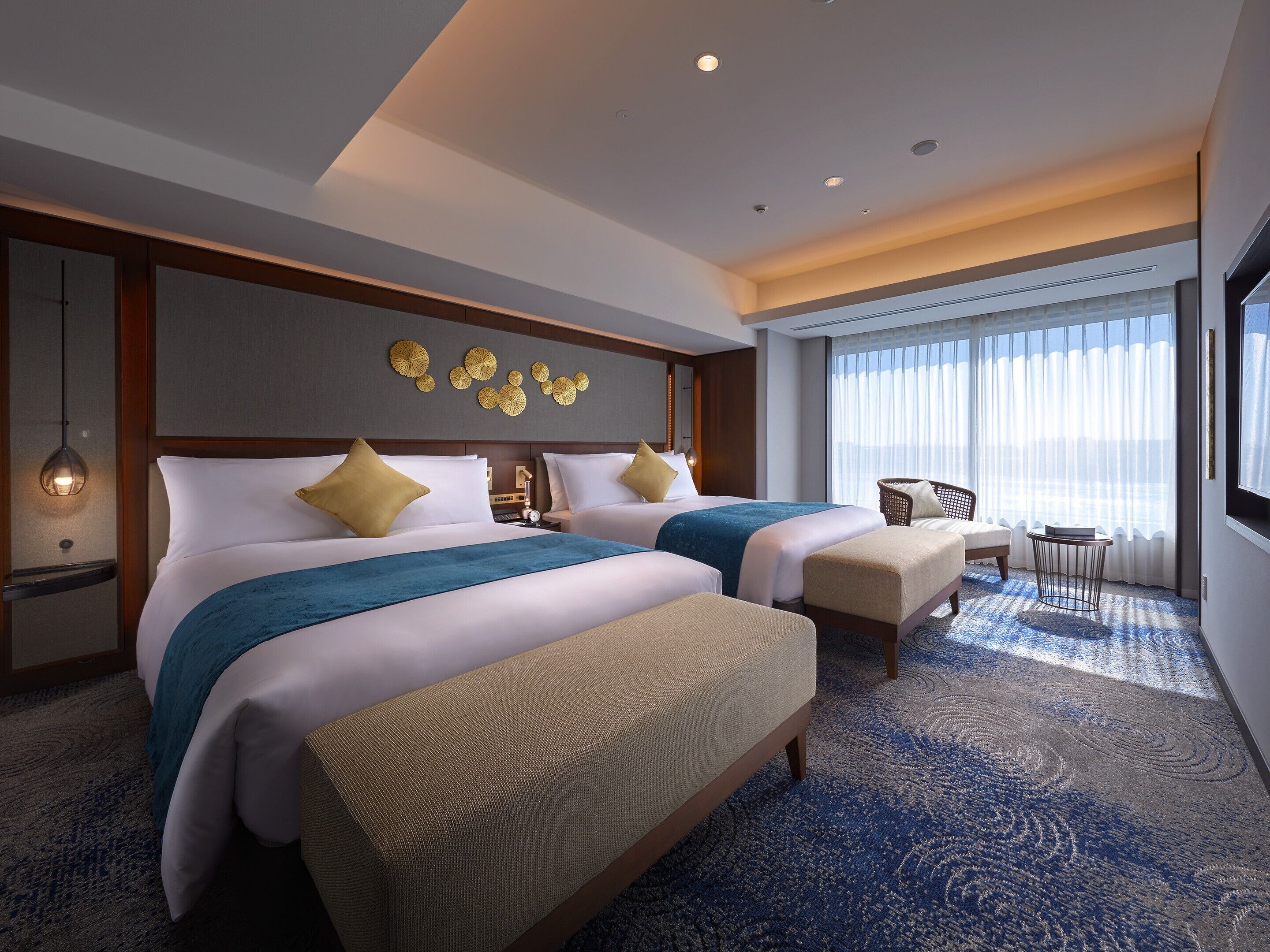 Daunenbettdecken, Zimmersafe, Schreibtisch