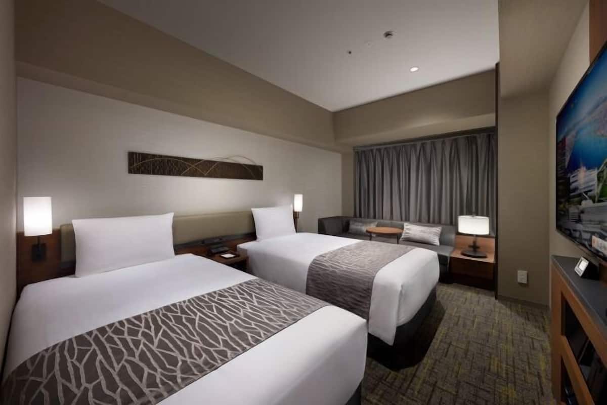 Down duvets, in-room safe, desk, laptop workspace