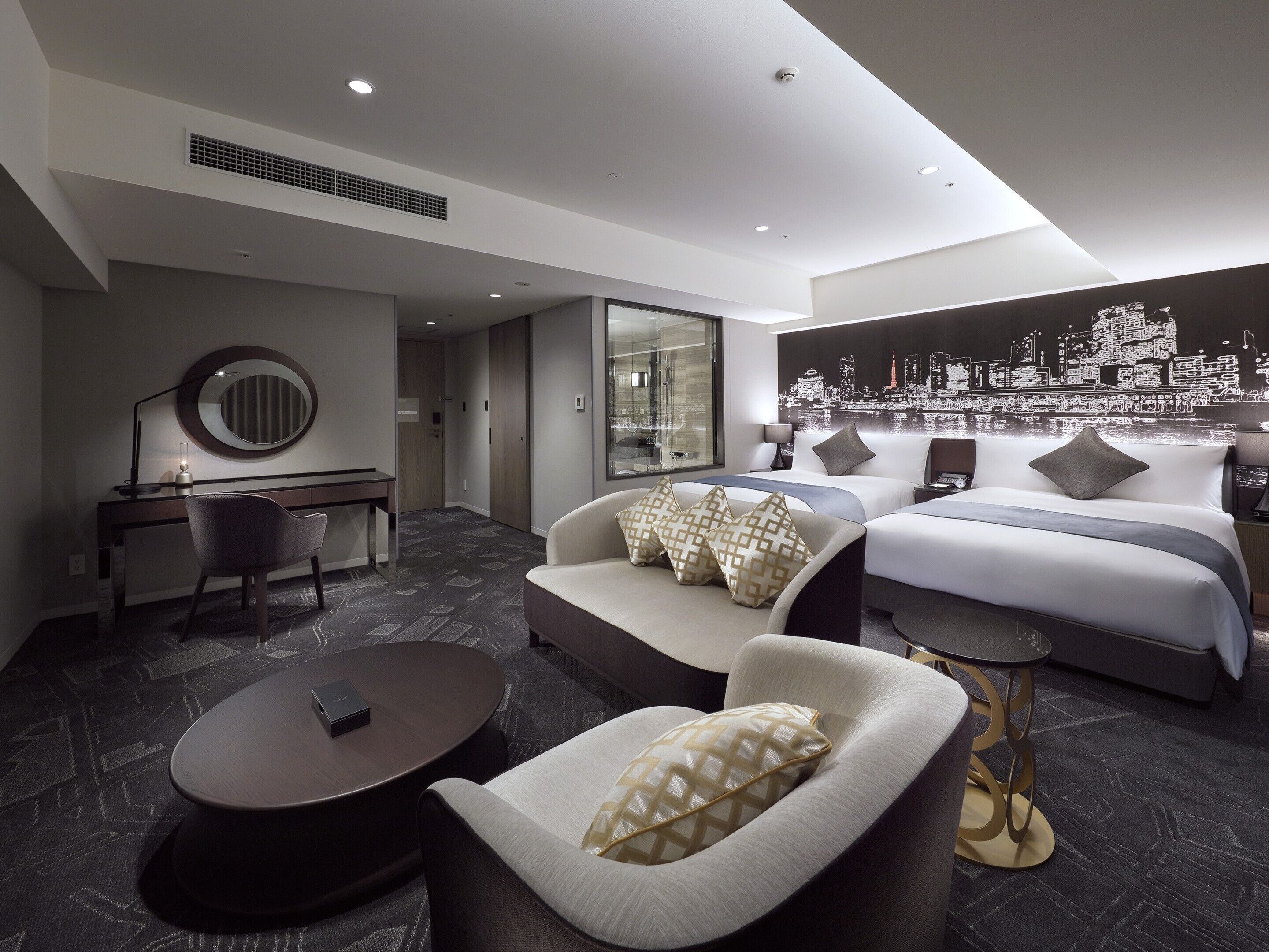 Daunenbettdecken, Zimmersafe, Schreibtisch