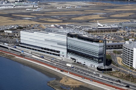 Exterior. Hotel Villa Fontaine Grand Haneda Airport - Directly connected to Haneda Airport Terminal 3
