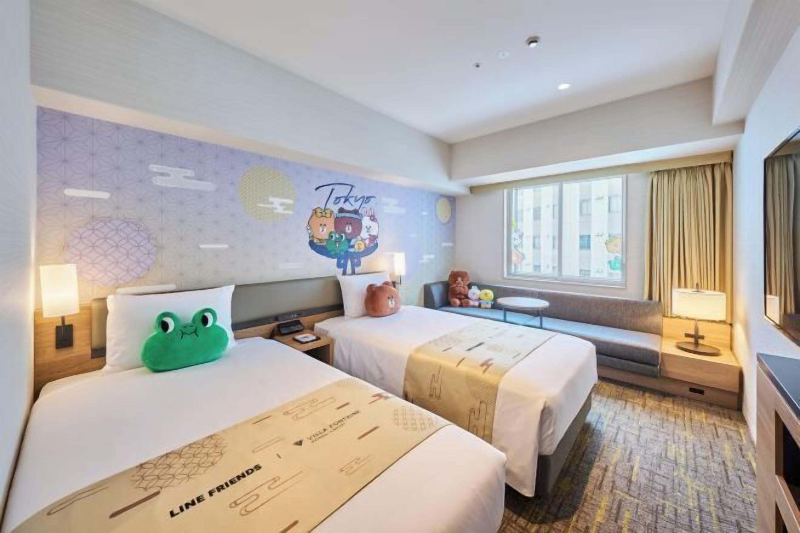 Down duvets, in-room safe, desk, laptop workspace