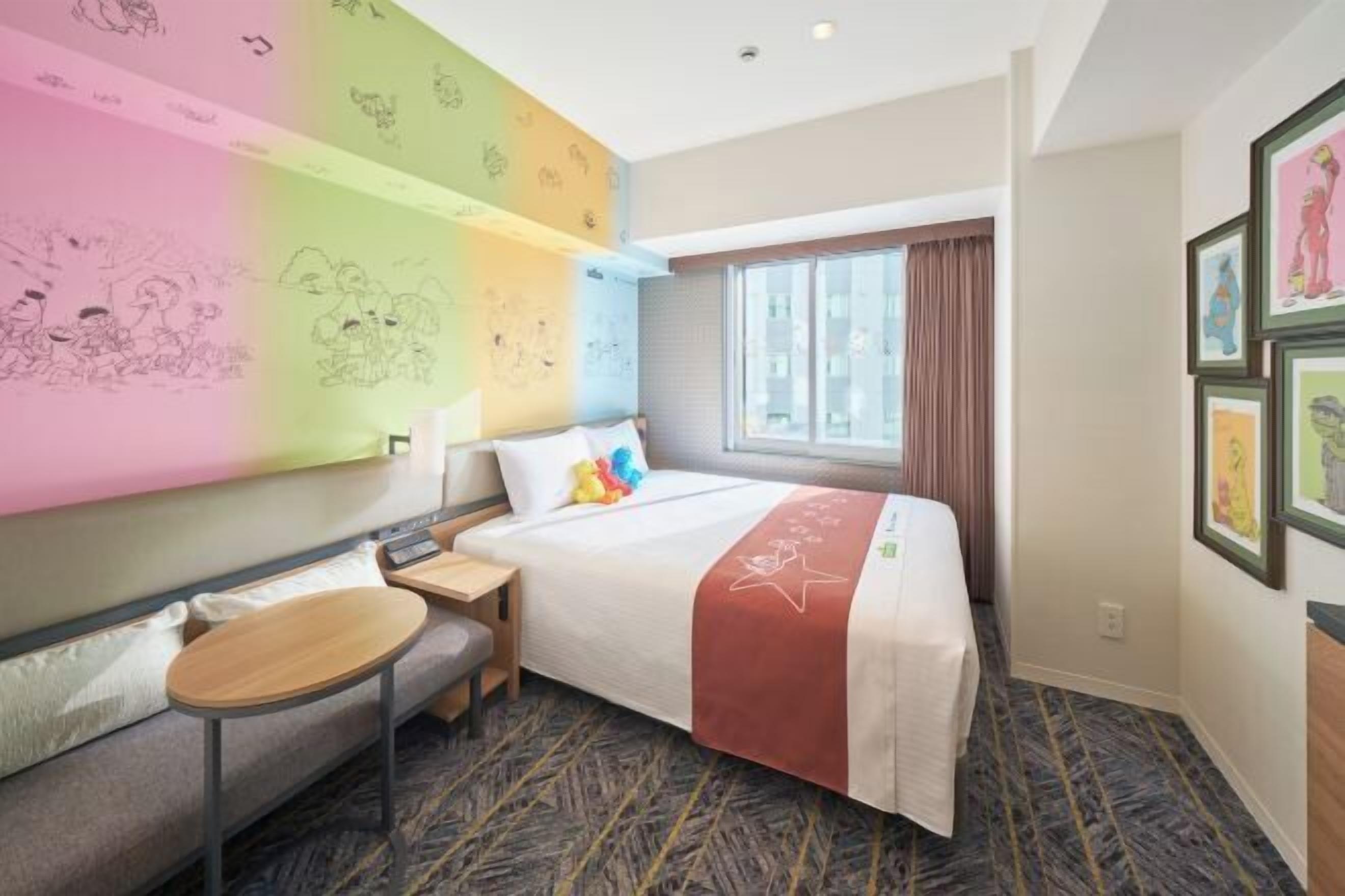 Down duvets, in-room safe, desk, laptop workspace