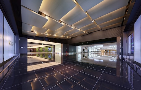 Property entrance. Hotel Villa Fontaine Grand Haneda Airport - Directly connected to Haneda Airport Terminal 3