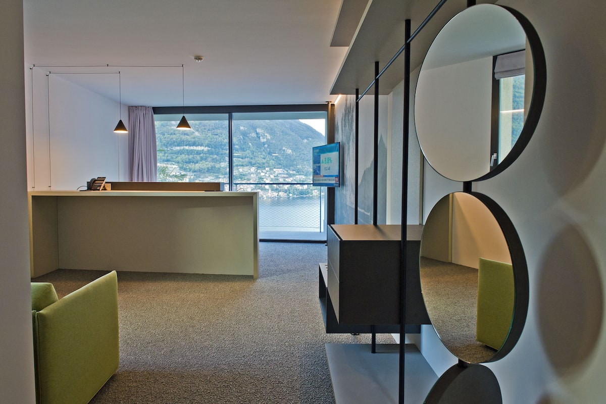 premium room, lake view | room amenity