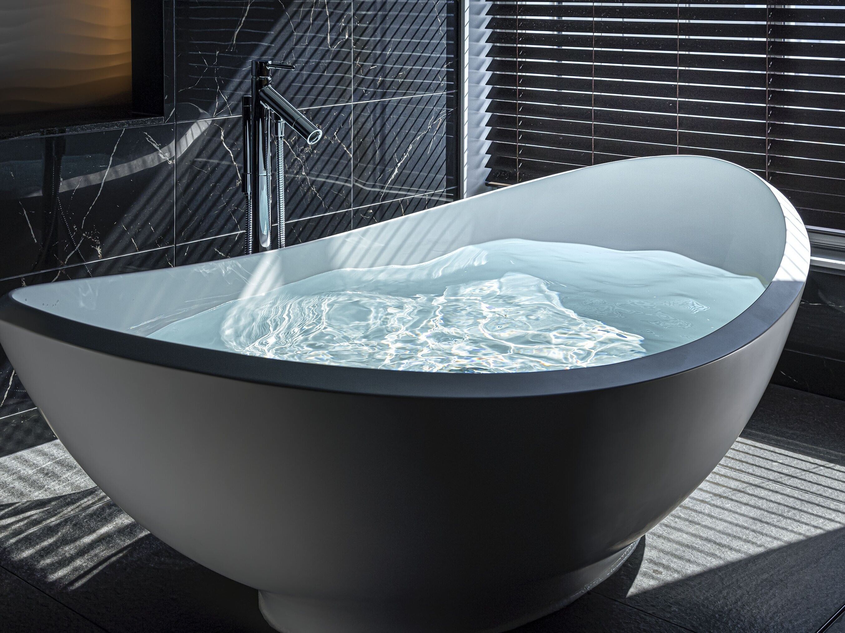 Combined shower/tub, free toiletries, hair dryer, bathrobes