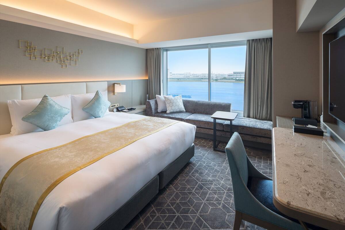 1 bedroom, down duvets, minibar, in-room safe