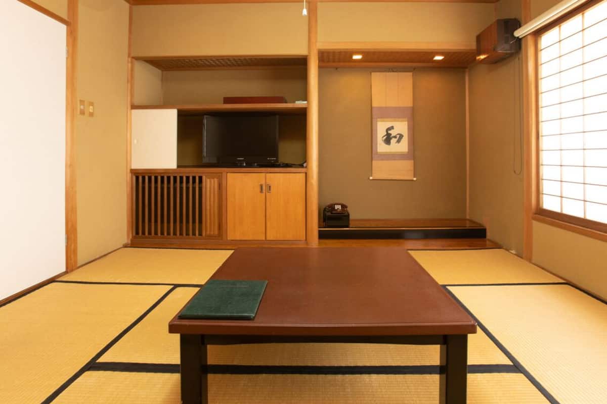 Phòng truyền thống (Standard Japanese Style) | Bàn, phòng cách âm, truy cập Internet không dây miễn phí 