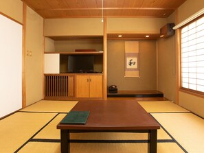Traditional-Zimmer (Standard Japanese Style) | Schreibtisch, schallisolierte Zimmer, kostenloses WLAN, Bettwäsche