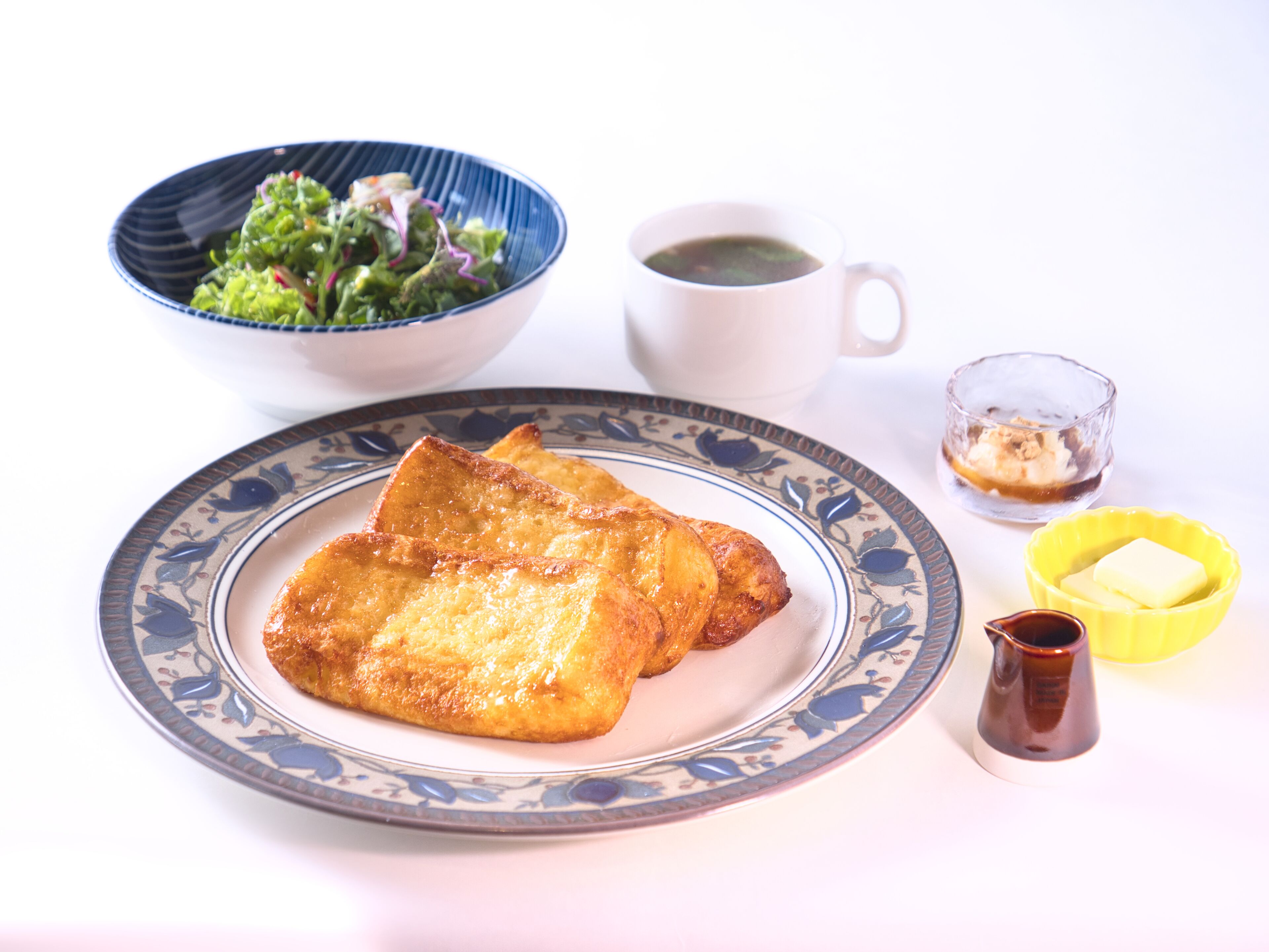 daily buffet breakfast (jpy 1300 per person)