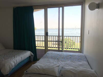 Lakehouse At Mulwala - Two jetties and private boat ramp