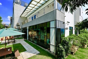 Exterior detail - Five mountains and Three Water B&B (Shuili)