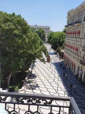 Exterior detail - La Casa Nizami Hotel (Baku)