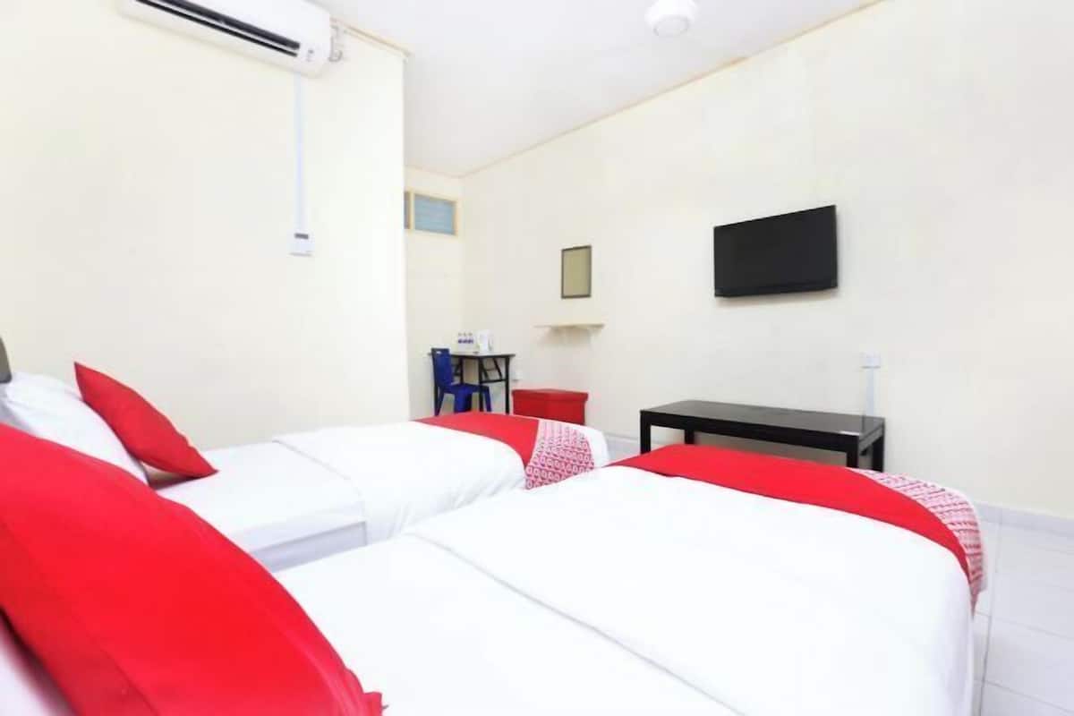 1 bedroom, free WiFi, bed sheets
