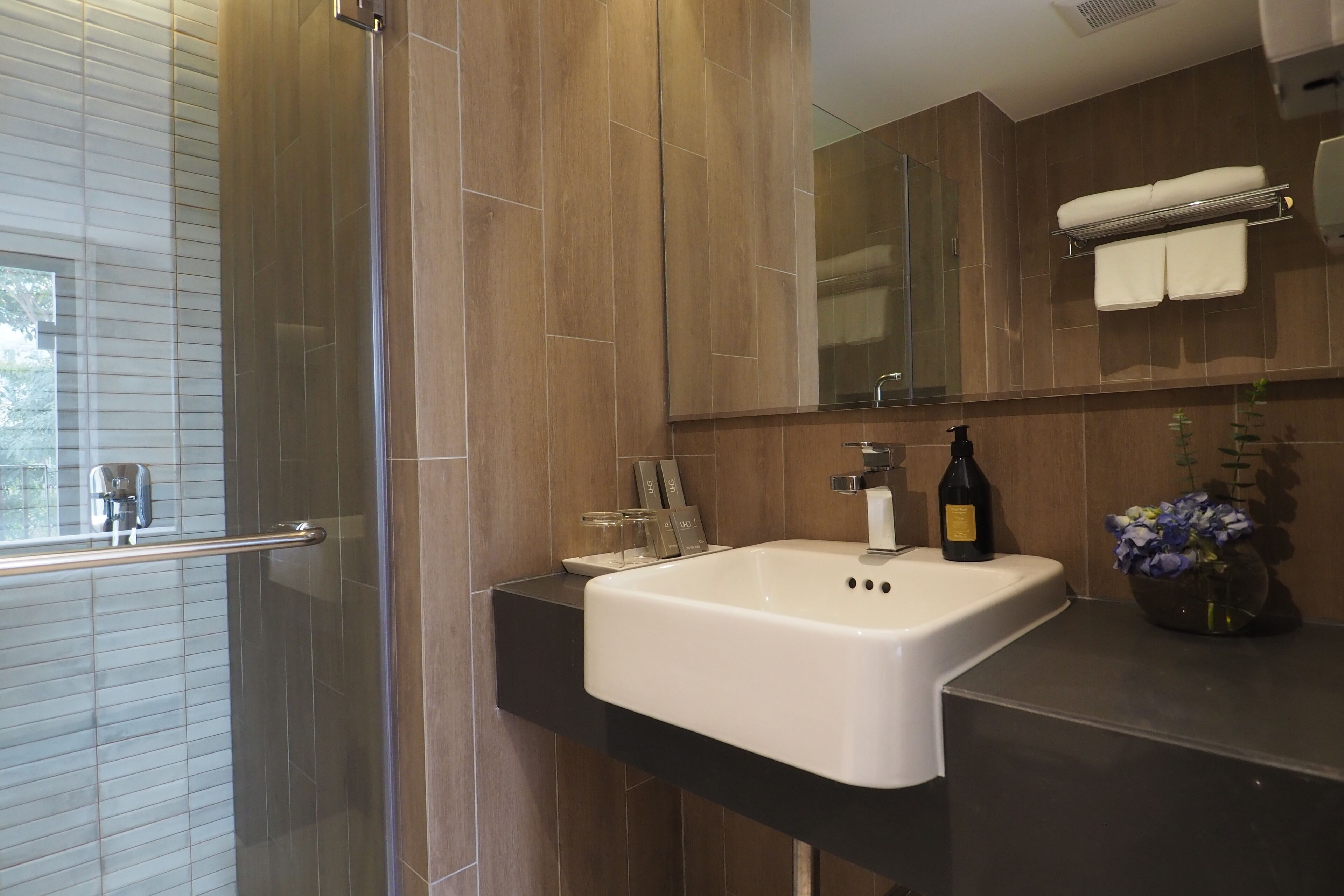 superior twin room | bathroom | free toiletries, hair dryer, slippers, bidet