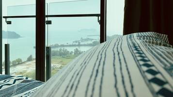 遮光布/窗簾、熨斗/熨衣板、免費無線上網、床單