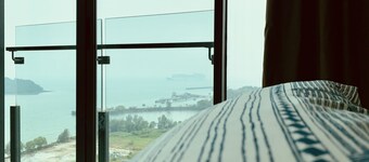 D'wharf Residence PD Waterfront Family Deluxe Suite by AirPlan