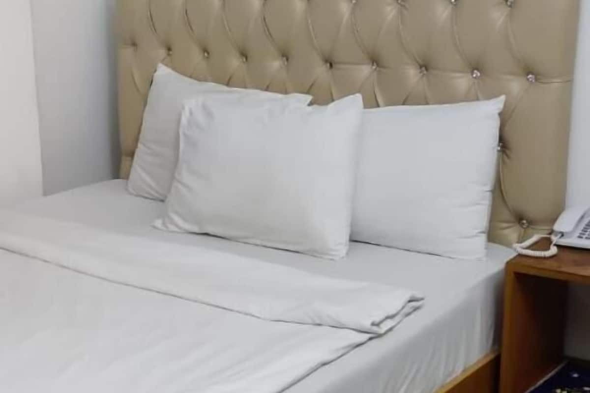 minibar, in-room safe, desk, laptop workspace