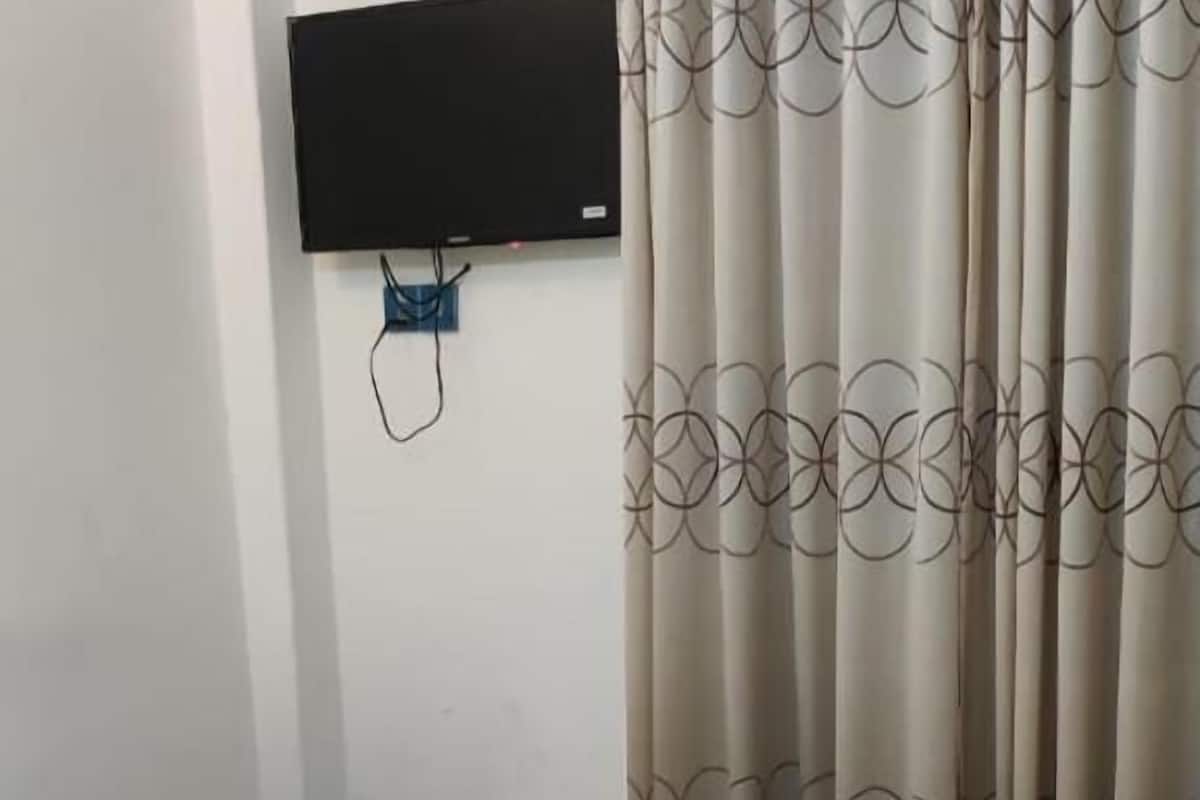 minibar, in-room safe, desk, laptop workspace