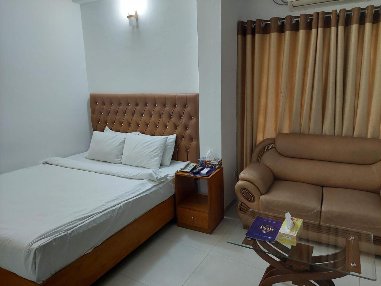 minibar, in-room safe, desk, laptop workspace